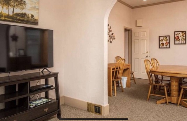 Spacious R&R University Retreat