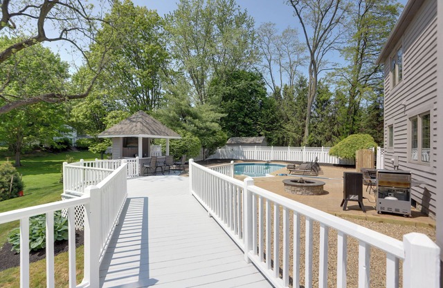 Spacious Refuge w/Private Pool & Outdoor Bar!