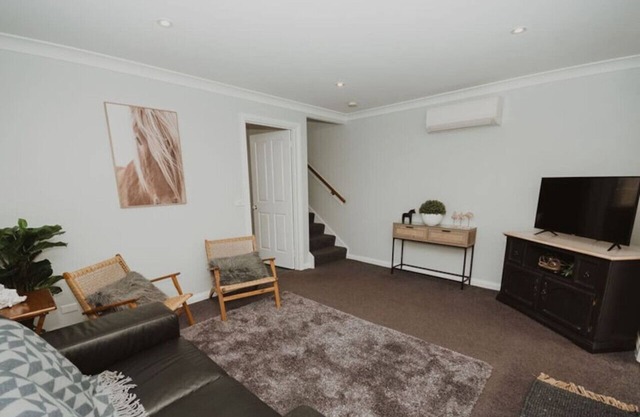 Spacious refurbished apartment close to beach