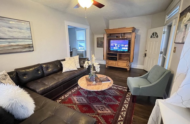 Spacious renovated 1bed apartment