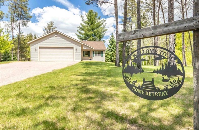 SPACIOUS RETREAT IN ROME, WI - MINUTES FROM SAND VALLEY GOLF RESORT