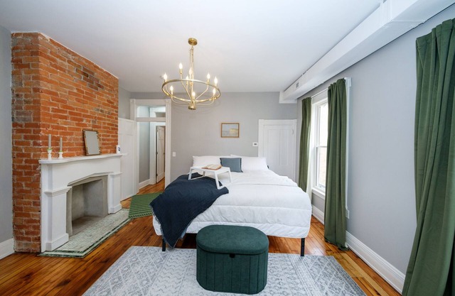 Spacious Rowhouse - 5 Min to Cincy & Walkable!