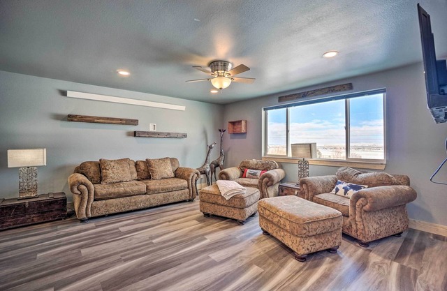 Spacious Saratoga Condo w/Mountain Views!
