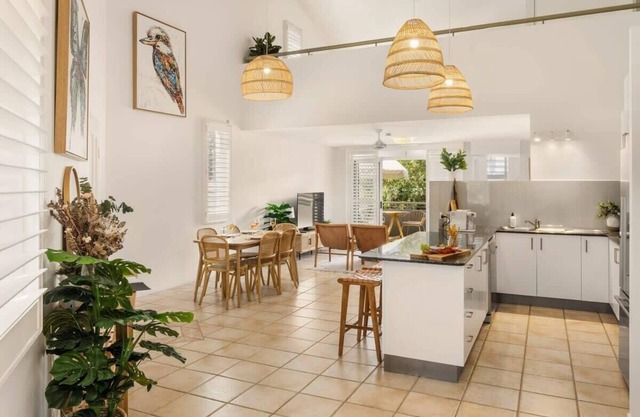 Spacious Seaside Oasis on Dicky Beach