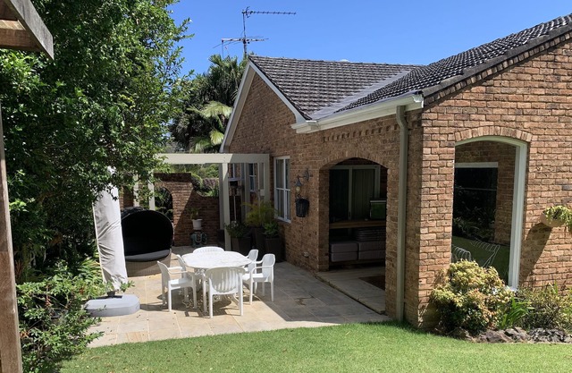 Spacious single level house surrounded by Nature Reserve and coastal bush walks