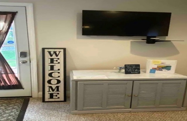 Spacious Studio Gem! - North of Atlanta near Stone Mountain
