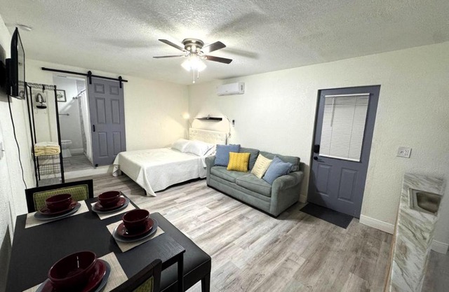 Spacious Suite in Tampa