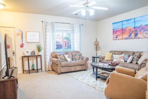 Spacious Townhome by Utah National Parks Sleeps 8