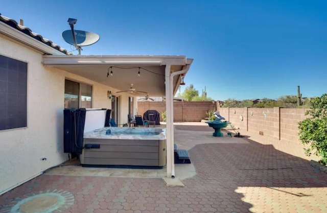 Spacious Tucson Getaway w/Private Hot Tub