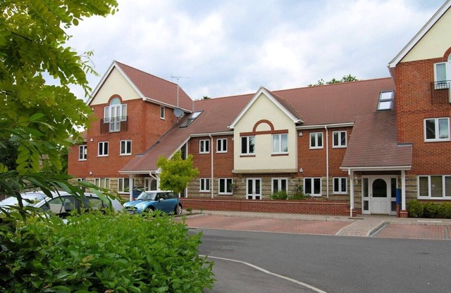 Spacious Two Bedroom Apartment in Bracknell