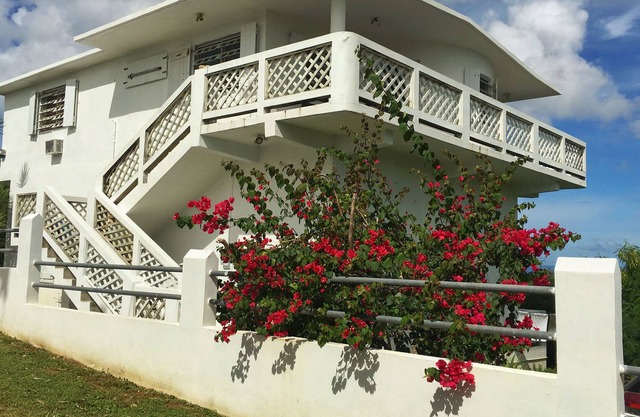 Spacious Two Bedroom Home with Spectacular Island View (WIFi)