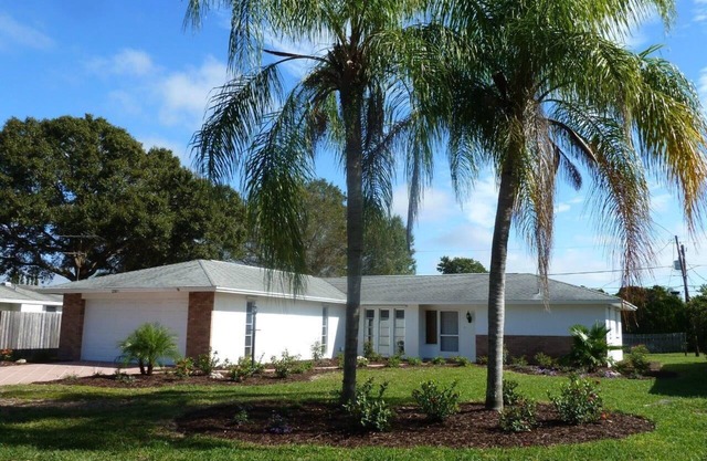 Spacious Venice Home In Quiet Neighborhood.