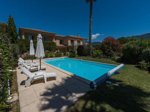 Spacious Villa with Pool