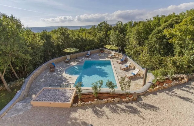 Spacious villa Ana with pool for peaceful vacation