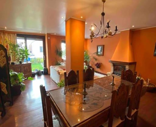 Spacious Villa in Dilbeek with Private Garden, Ideal for Families & Business