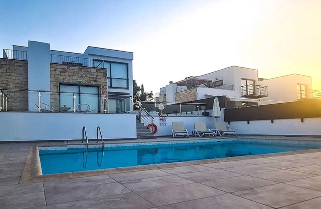Spacious Villa in Neo Chorio, Panoramic Sea Views to Polis Chrysochous Bay, A/C & Private Pool!