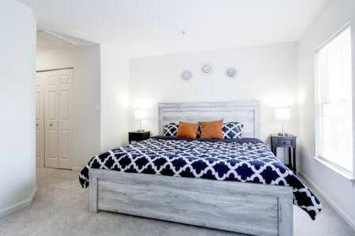 Spacious Washington, D.C. Rowhome w/free parking!
