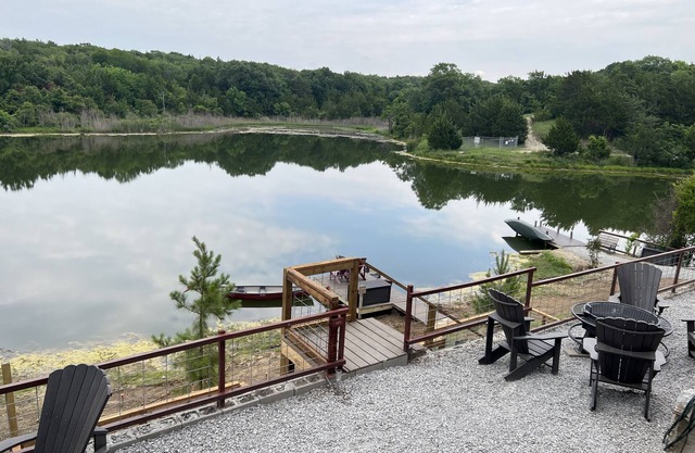 Spacious waterfront home 5acre lake fishing dock canoe Lake Texoma view Gameroom