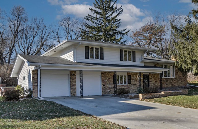 Spacious West Omaha Home- Sanitized & Group Ready
