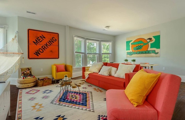 Spacious West Village 2bd/2ba apt|Min to Downtown