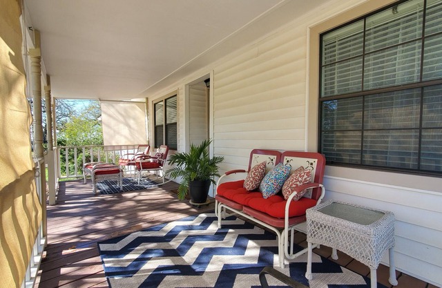 Spacious Work Retreat Minutes from Austin