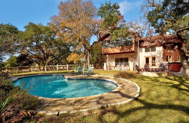 Spacious Yet Private Vacation Rental with Pool and Games Room For the Ultimate Family Getaway in Nature, Driftwood Texas