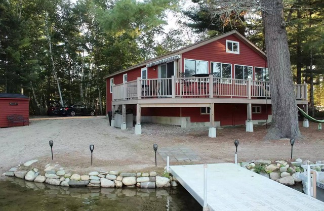 Sparkling Year Round Waterfront Oasis - Huge Dock, Deck, Level Sandy Water Entry