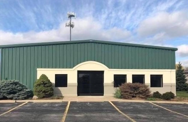 Spartan Accommodations - SuperHost 4.89 Rating - Price includes Cleaning & Tax!