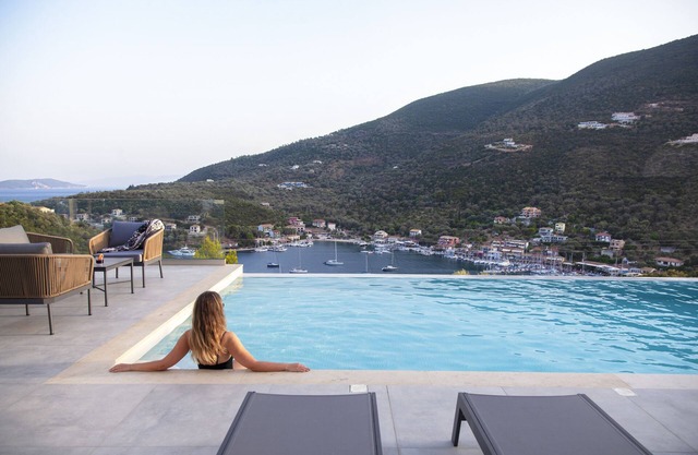 Special Offer! Luxurious Villa Roya with Private Pool & Sea Views