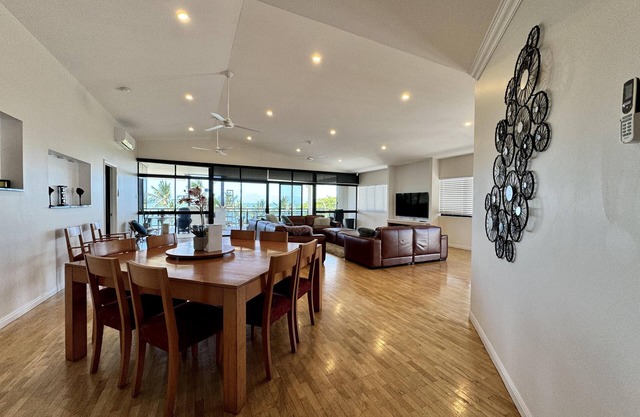 Spectacular Beachfront Penthouse 5/103 The Strand - Executive Beachfront Penthouse on The Strand