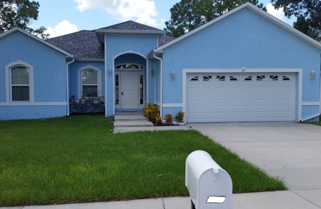 Spectacular Like New House, Close to Safety Harbor, Dunedin, Beaches & Shopping!