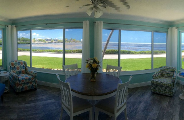 SPECTACULAR! PRIVATE POOL, OCEAN FRONT, & DOCK Sister house nextdoor VRBO#770357