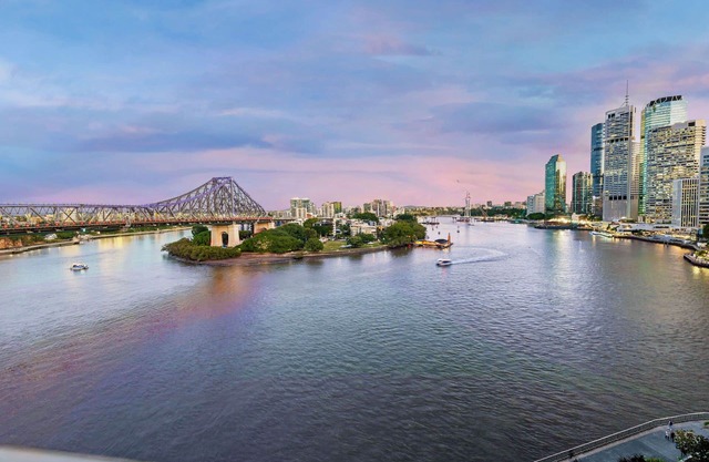 Spectacular Riverside Apartment ~ Brisbane CBD!