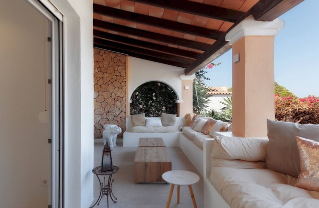 Spectacular Sea View Property | Pass the Keys