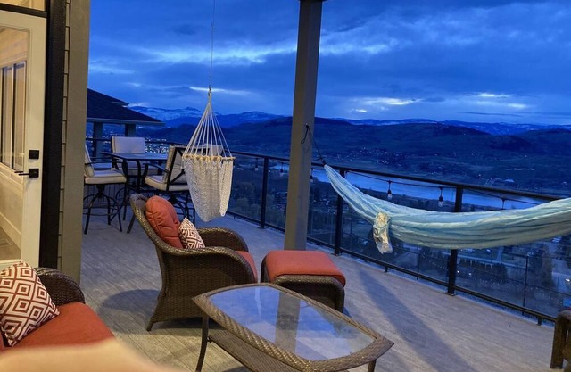 Spectacular valley views, spacious home, two king beds.