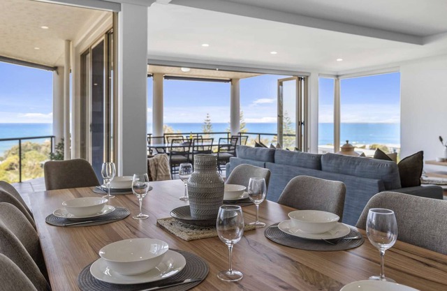 Spectacular Views, Steps to Beach, Sleeps 6,