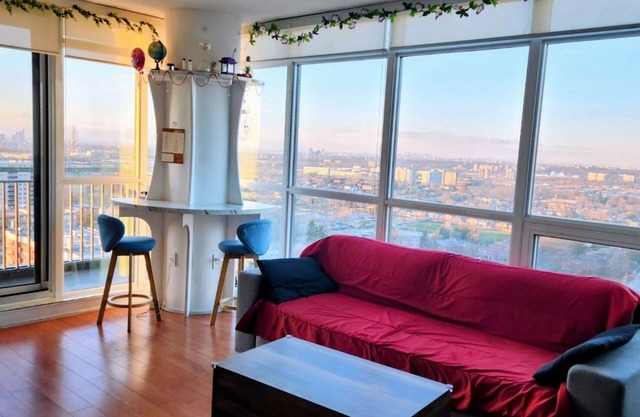 Spectacular View Cozy 2-Bed Condo