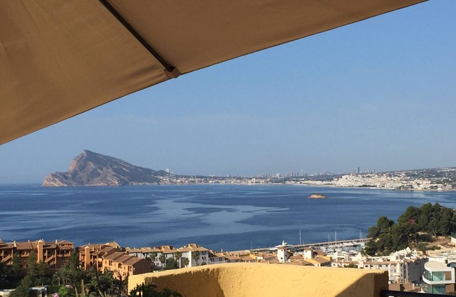 Spectacular Views. Beautiful beaches. Full Air Conditioning.