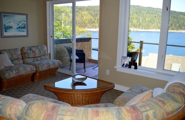 Spectacular Waterfront Coach House
