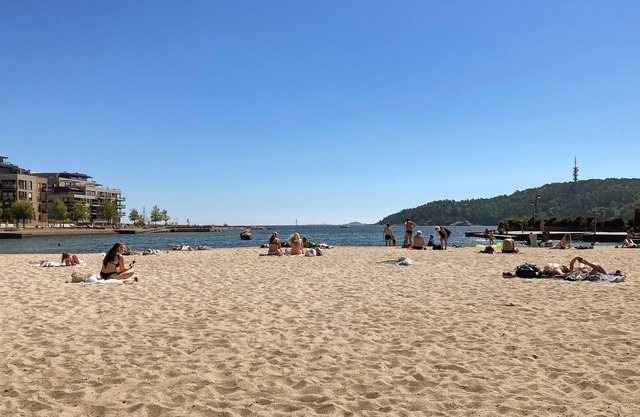 Spend a wonderful vacation in this comfortable apartment near Ford and the sea.