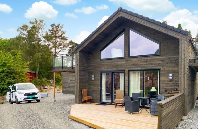 Spend an unforgettable vacation in this comfortable vacation home with sea view.