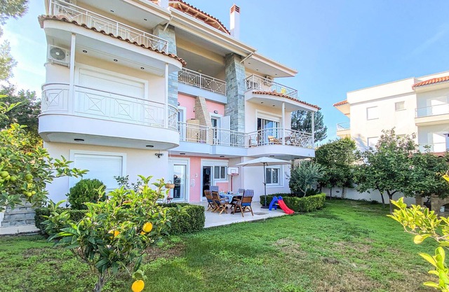 Spend an unforgettable vacation in this attractive vacation home with sea view!