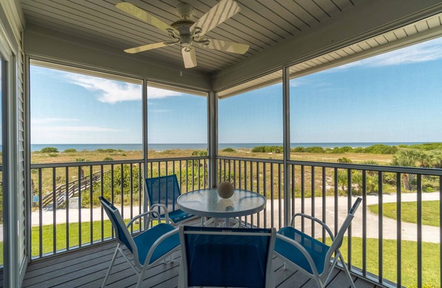 Spend some time in this gorgeous villa with a gorgeous view! B3623A