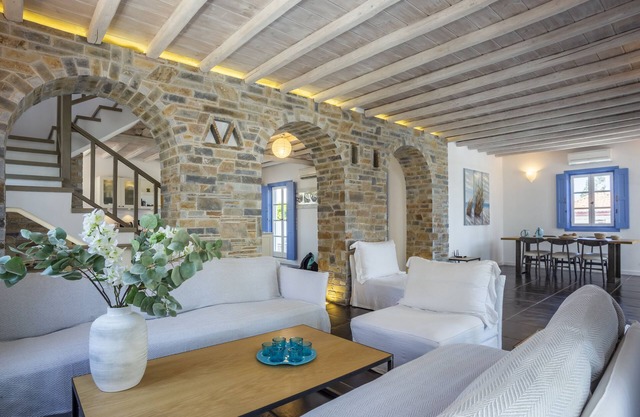 Spetses, Traditional Villa w/pool recently refurbished to a high standard