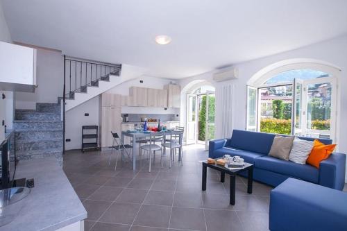 spiaggia uno pool side apartment