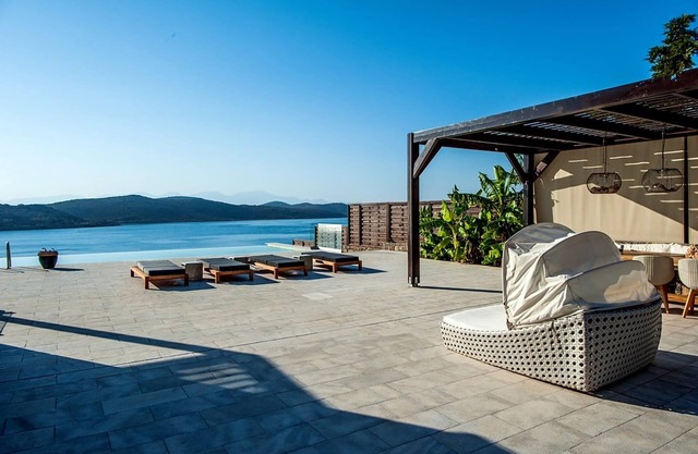 Splendid Crete Villa | Villa White - Blue | 5 Bedrooms | Private Heated Pool |.