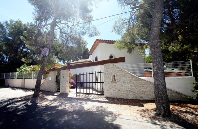 Splendid Vacation Villa on the shores of the Mediterranean.