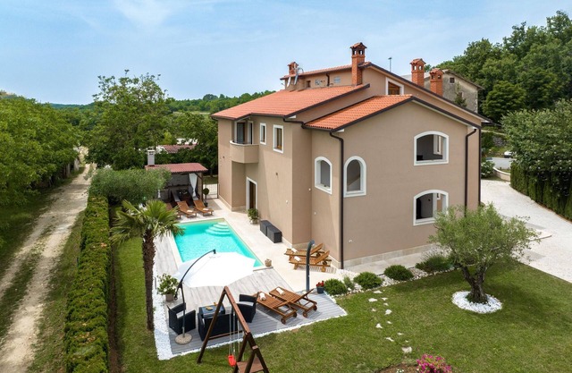 Splendid Villa in Vižinada with sauna