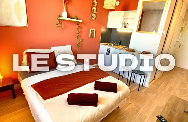 Splendide studio Moderne - Proche centre - Laverie