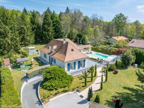 Splendide Villa et Studio Climatisés-Grande Piscine-Vaste Parc